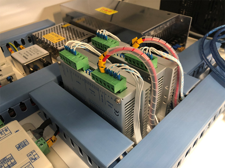 臺式激光切割機的精密驅(qū)動器