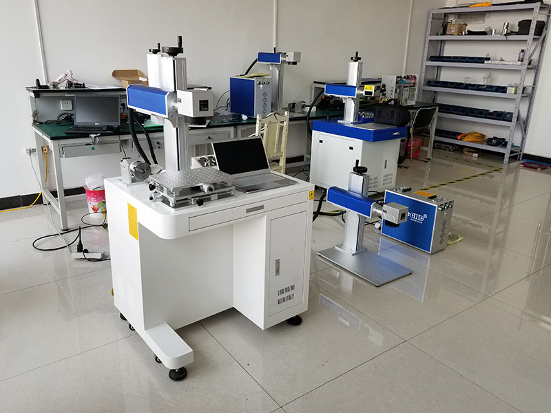 杯子旋轉(zhuǎn)激光雕刻機(jī) 杯子旋轉(zhuǎn)激光雕刻機(jī)