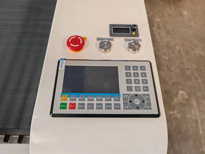 入門級 CO2 業(yè)余愛好 適合初學(xué)者的激光切割機