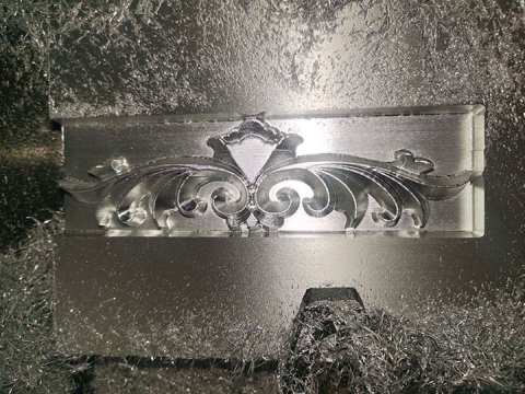 鋁模制造數(shù)控雕刻機(jī)，帶三軸、四軸、五軸