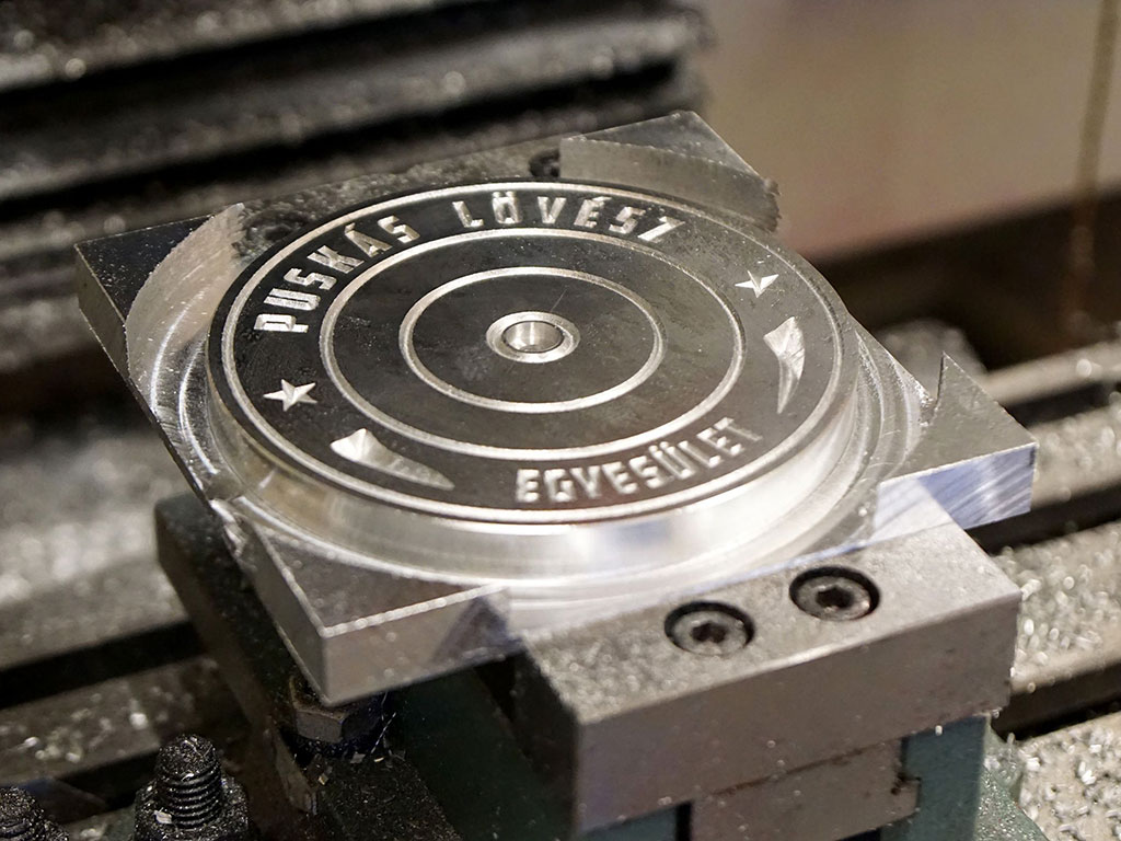 適用于鐵、黃銅、銅、鋼的 CNC 金屬雕刻機