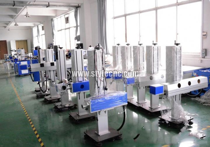 在線飛行激光雕刻機 在線飛行激光雕刻機