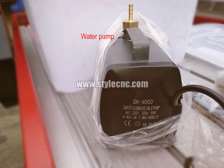 臺式小型數(shù)控石材雕刻機水泵