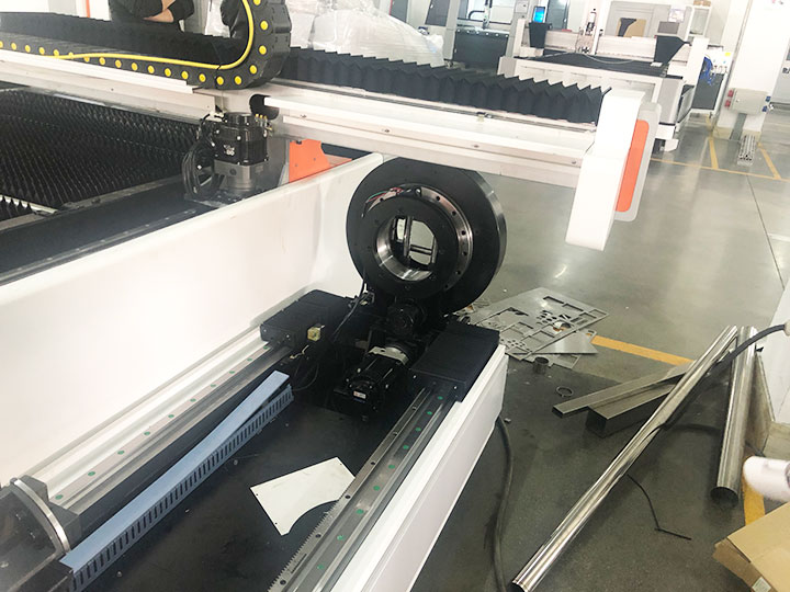 1500W 光纖激光切割機 1500W 光纖激光切割機