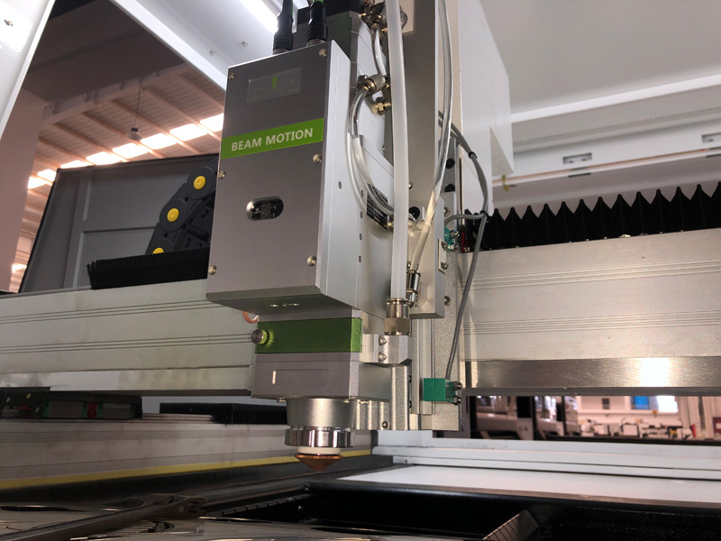 適合初學(xué)者的入門級小型金屬激光切割機(jī) 適合初學(xué)者的入門級小型金屬激光切割機(jī)