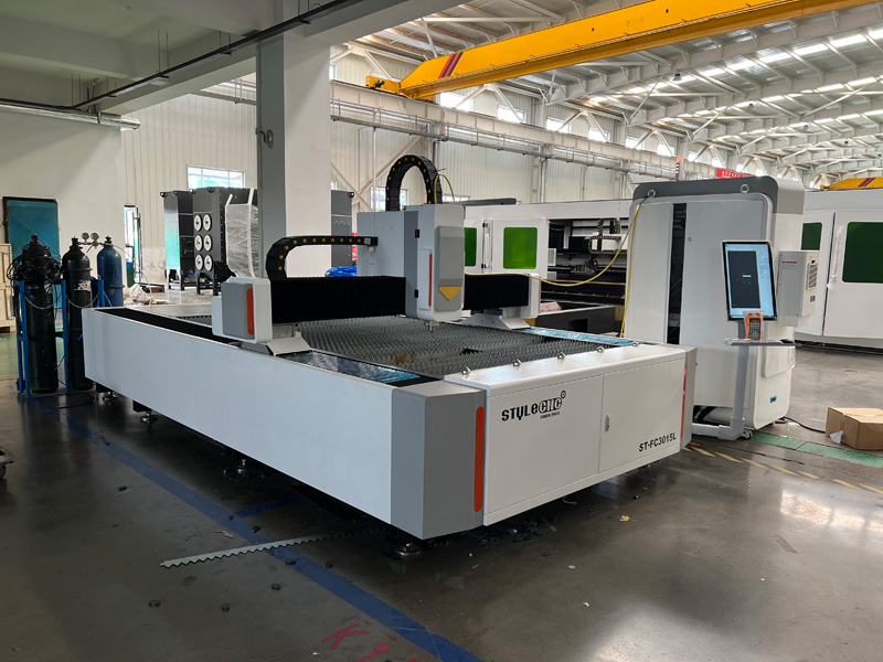 出售數(shù)控光纖激光鈑金切割機(jī) 出售數(shù)控光纖激光鈑金切割機(jī)