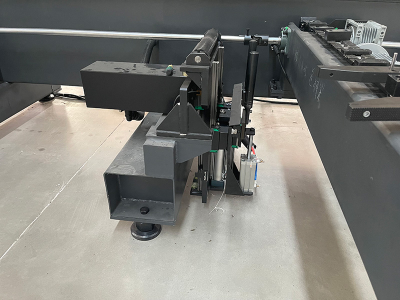 伺服隨動支持 伺服隨動支持