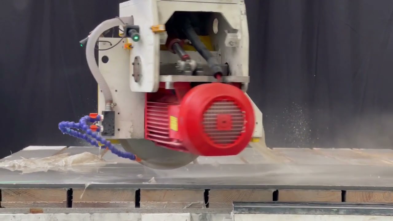 適用于廚房臺面和梳妝臺面的四軸數控橋切機