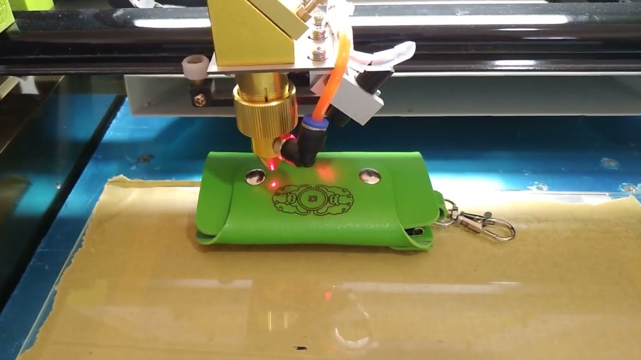 價(jià)格實(shí)惠的激光雕刻機(jī)，適用于皮革、織物、紙張、牛仔褲