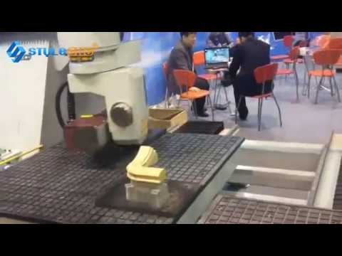 迷你五軸數(shù)控銑床用于 3D 造型與切割